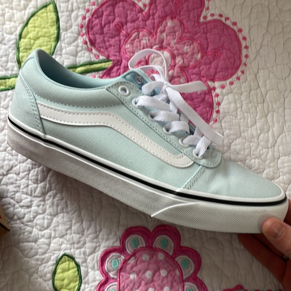 Vans Ward Sneaker EUC - Picture 2 of 5
